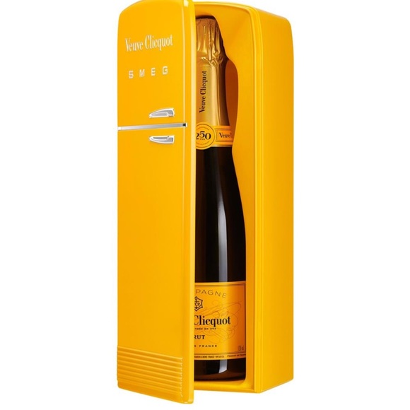 🍾NEW Veuve SMEG Mini Fridge Gift Box - Picture 2 of 5